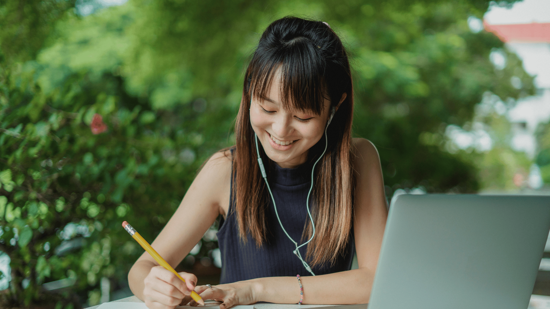 Sr. Audiobook Essay Scriptwriter Agent 資深聽書稿寫手 智能體員工 虛擬數字人